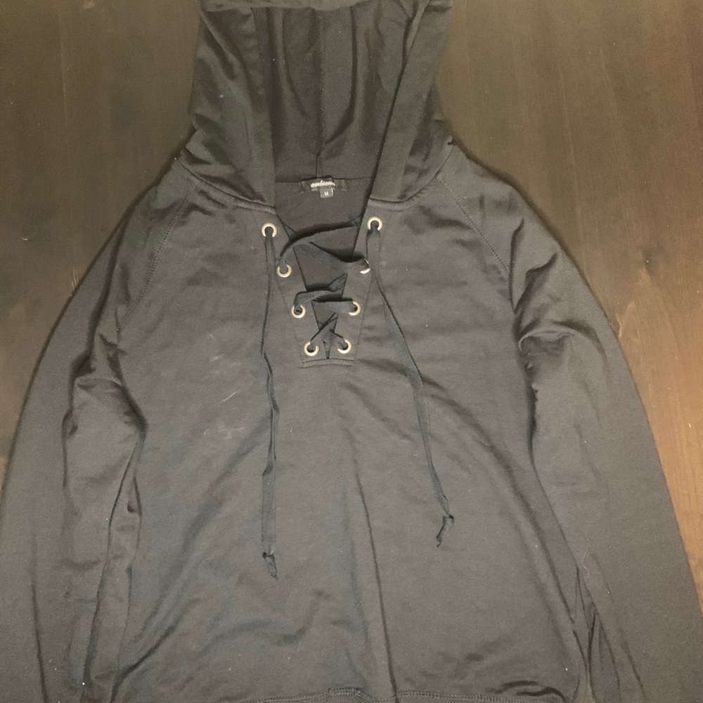 4/$15🛍 LACE UP HOODIE